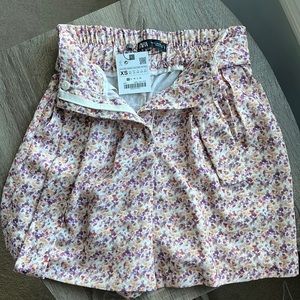 NWT Zara High Waisted Paper Bag Shorts Floral 🌸 Print